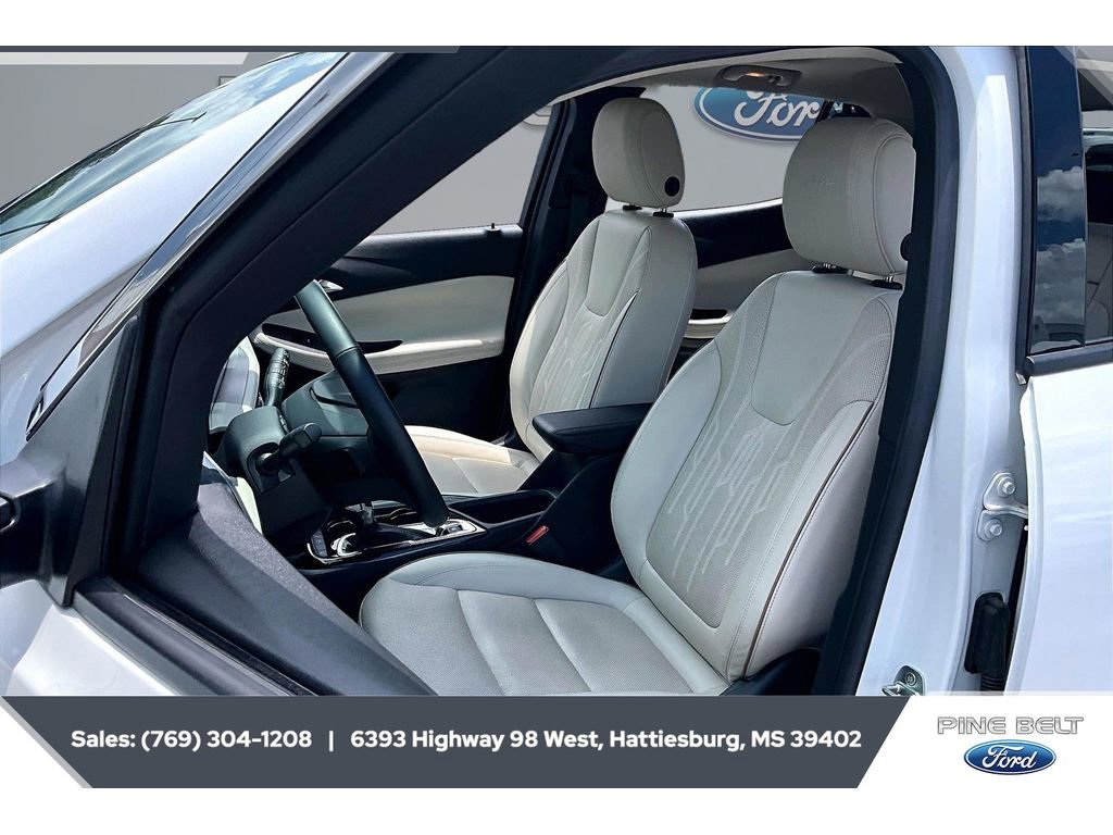 Used 2024 Buick Encore GX Avenir w/ Avenir Technology Package FWD image 18