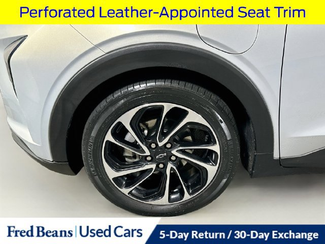 Used 2022 Chevrolet Bolt EUV Premier w/ Sun & Sound Package FWD image 37