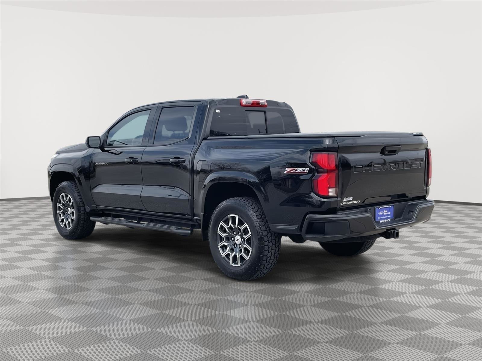 Used 2023 Chevrolet Colorado Z71 w/ Advanced Trailering Package AWD/4WD image 9