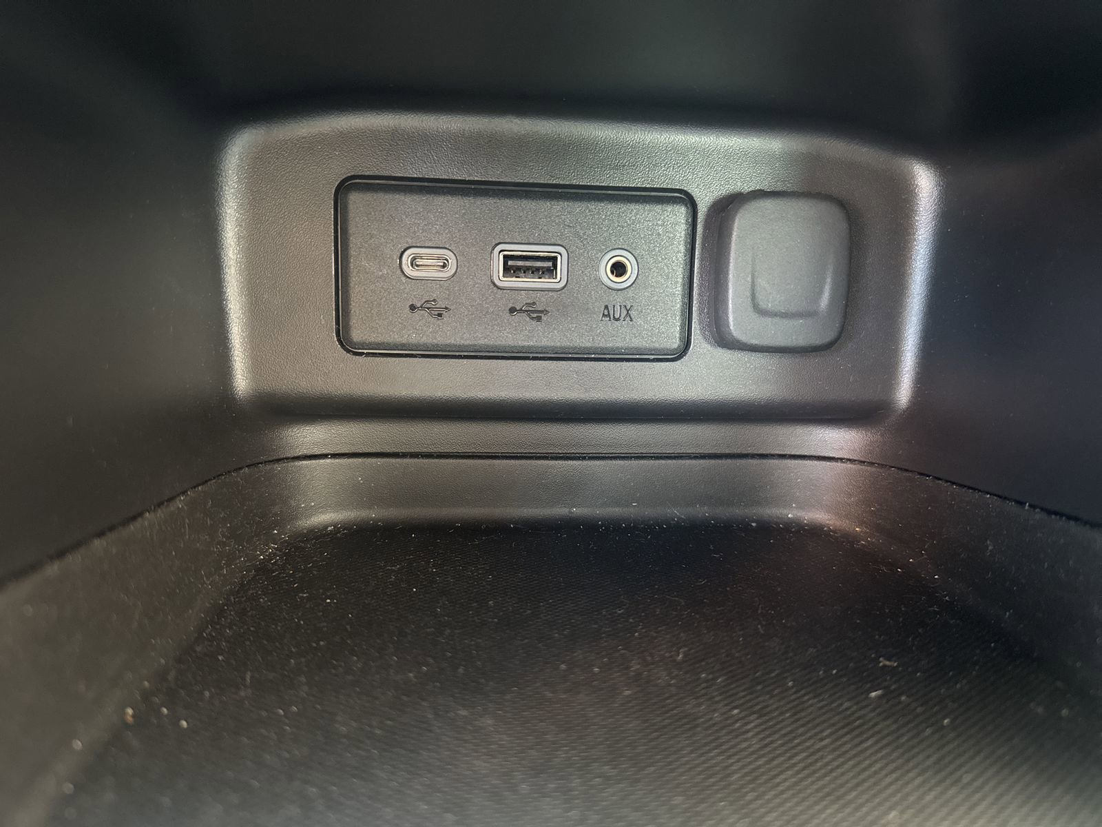 Used 2024 Chevrolet Equinox LS image 36