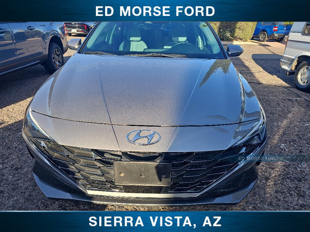 Used 2023 Hyundai Elantra Limited FWD image 4