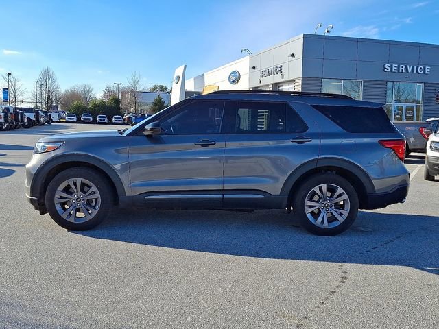 Certified 2022 Ford Explorer XLT w/ Equipment Group 202A image 7