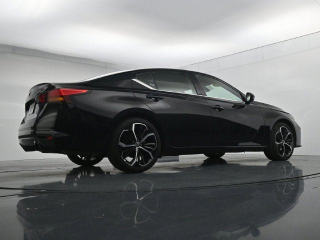 Used 2025 Nissan Altima 2.5 SR FWD image 45
