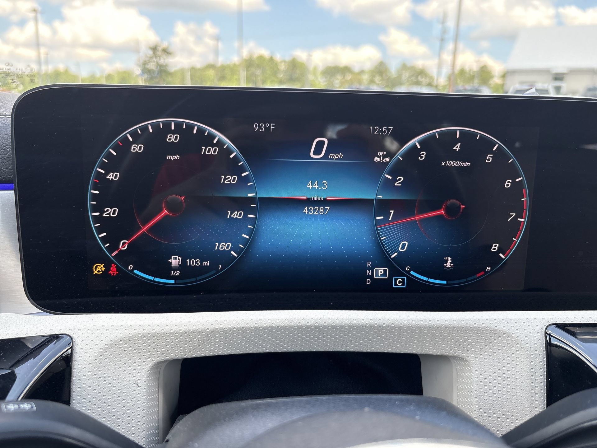 Used 2023 Mercedes-Benz CLA 250 4MATIC w/ Premium Package image 11