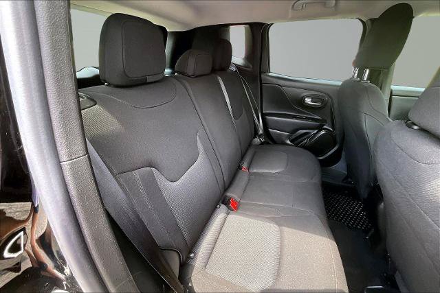 Used 2023 Jeep Renegade Latitude AWD/4WD image 27