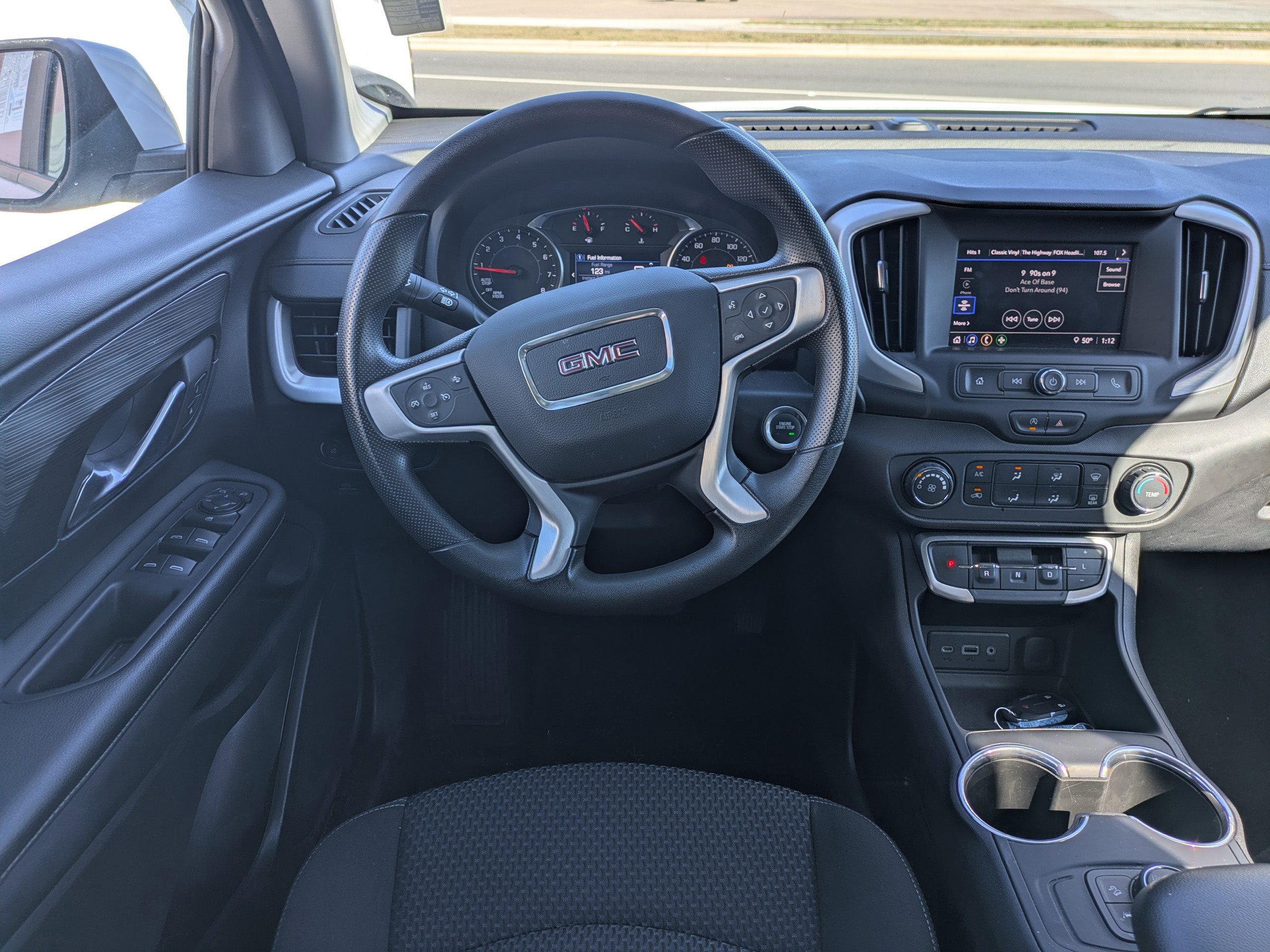 Used 2024 GMC Terrain SLE image 16