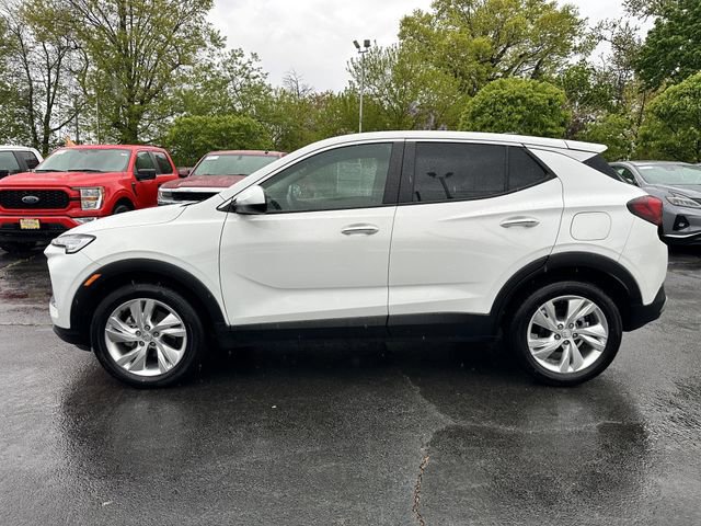 Used 2024 Buick Encore GX Preferred w/ Comfort Package FWD image 2