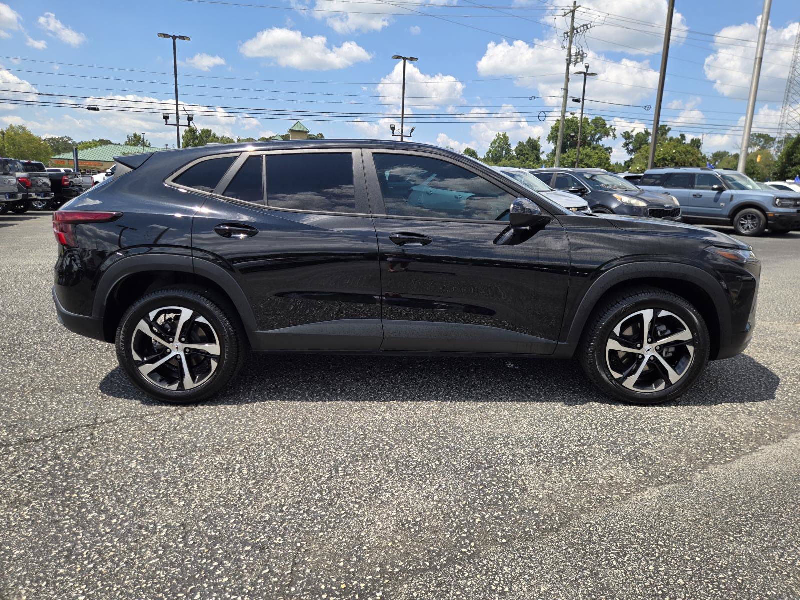 Used 2024 Chevrolet Trax RS w/ Driver Confidence Package FWD image 7