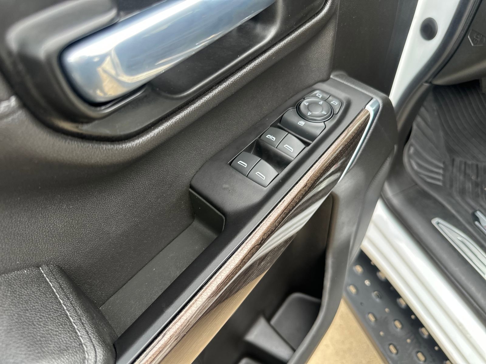 Used 2022 Chevrolet Silverado 1500 LT Trail Boss w/ Safety Package image 11