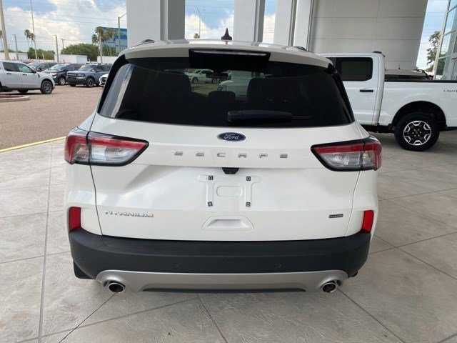 Certified 2022 Ford Escape Titanium w/ Titanium Elite Package image 3