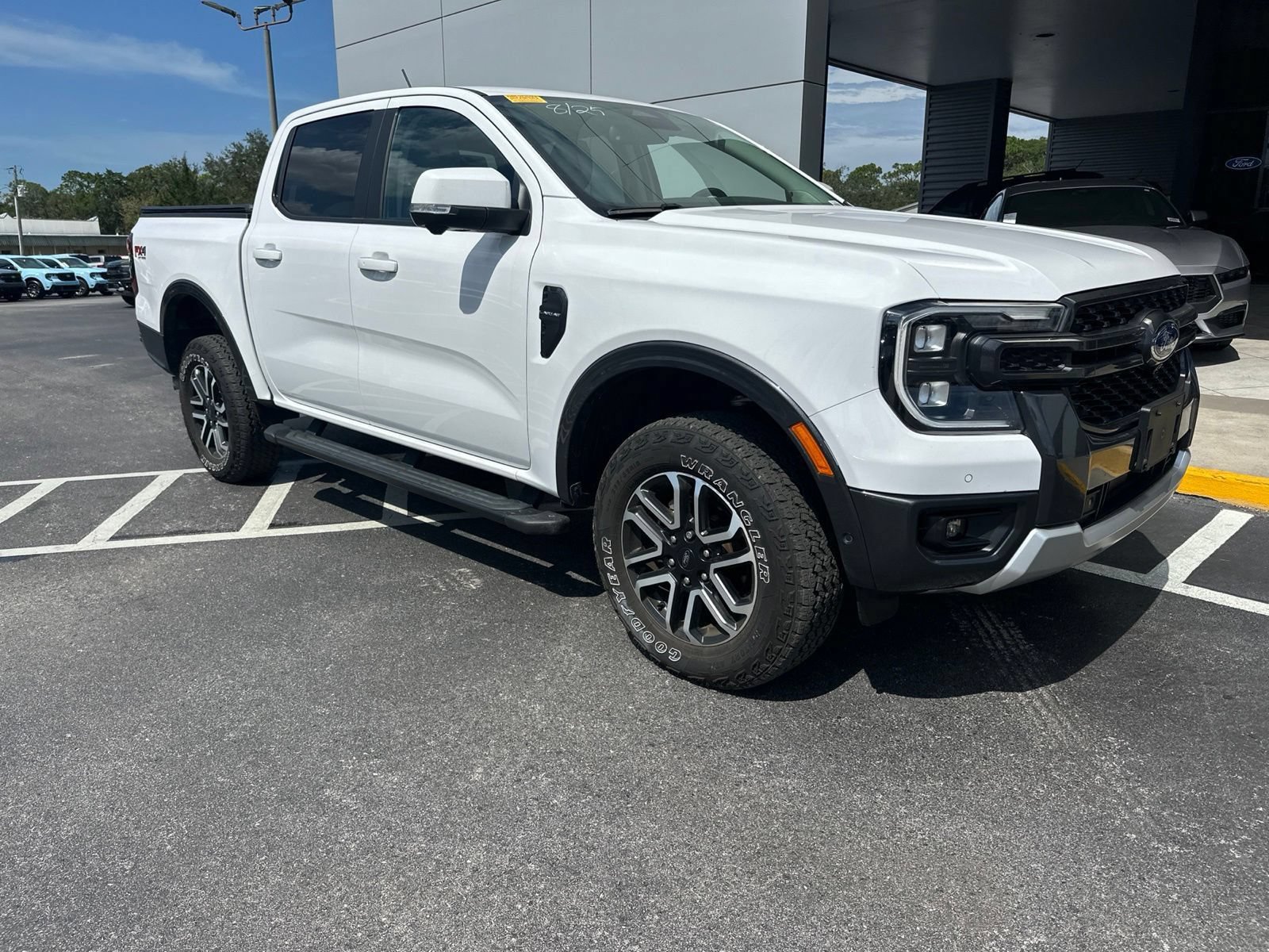 Certified 2024 Ford Ranger Lariat w/ FX4 Off-Road Package AWD/4WD image 2