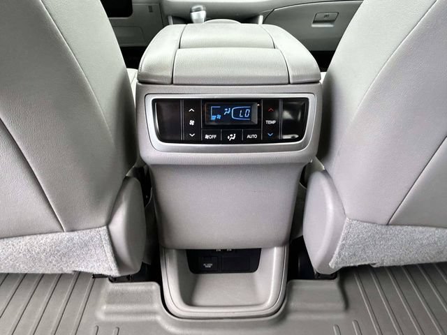 Used 2018 Toyota Highlander XLE FWD image 12