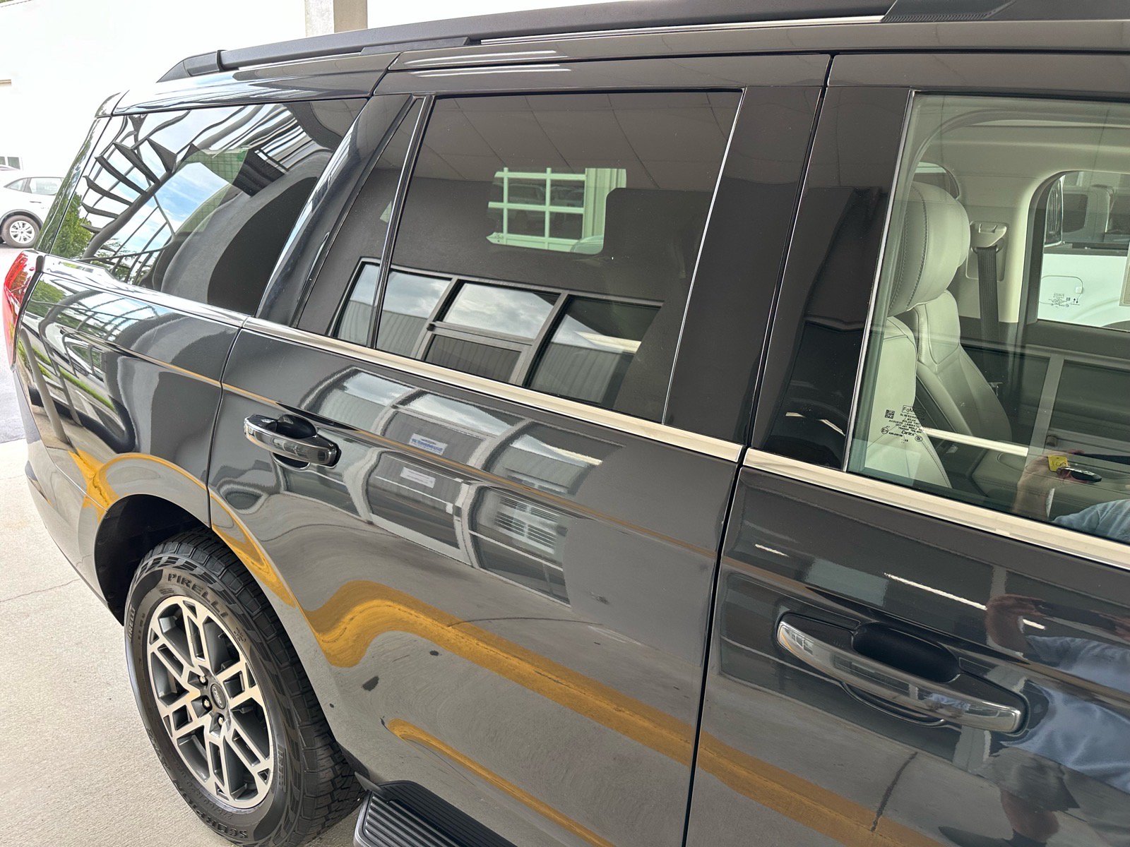 Certified 2025 Ford Expedition Active AWD/4WD image 9