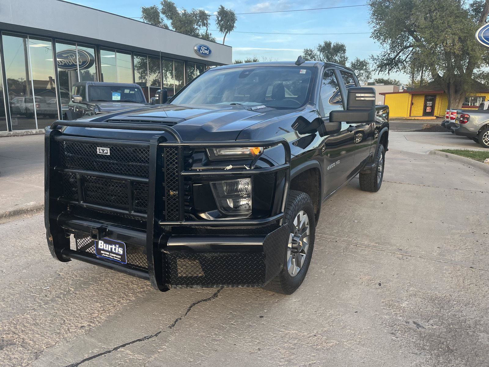 Used 2022 Chevrolet Silverado 2500 Custom w/ Custom Value Package AWD/4WD image 2