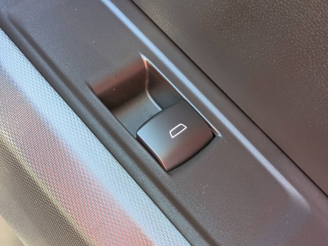 Used 2024 Chevrolet Colorado Trail Boss w/ Technology Package image 37