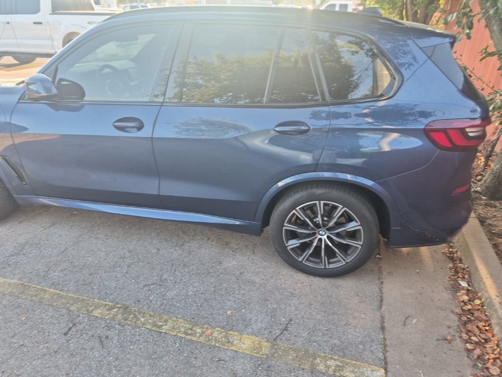 Used 2021 BMW X5 sDrive40i w/ M Sport Package RWD image 9