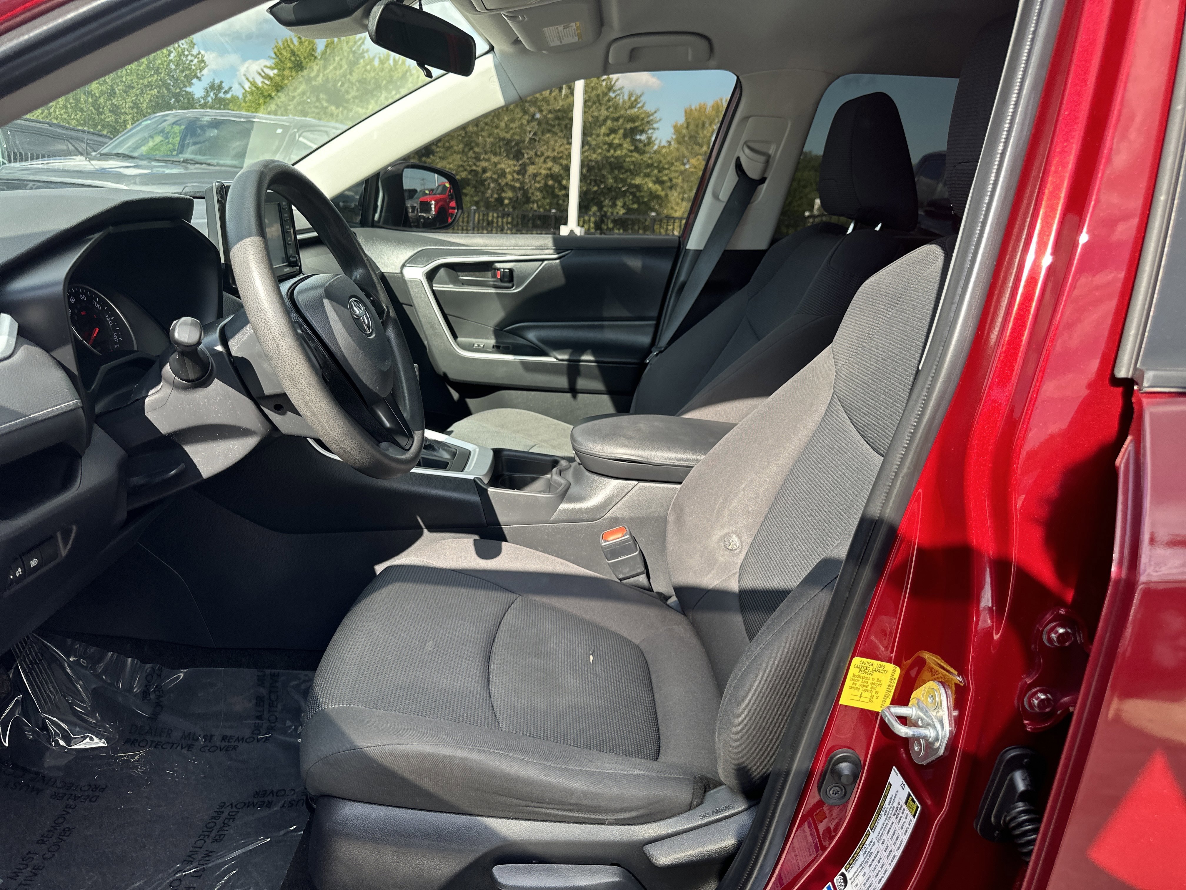 Used 2021 Toyota RAV4 LE image 14