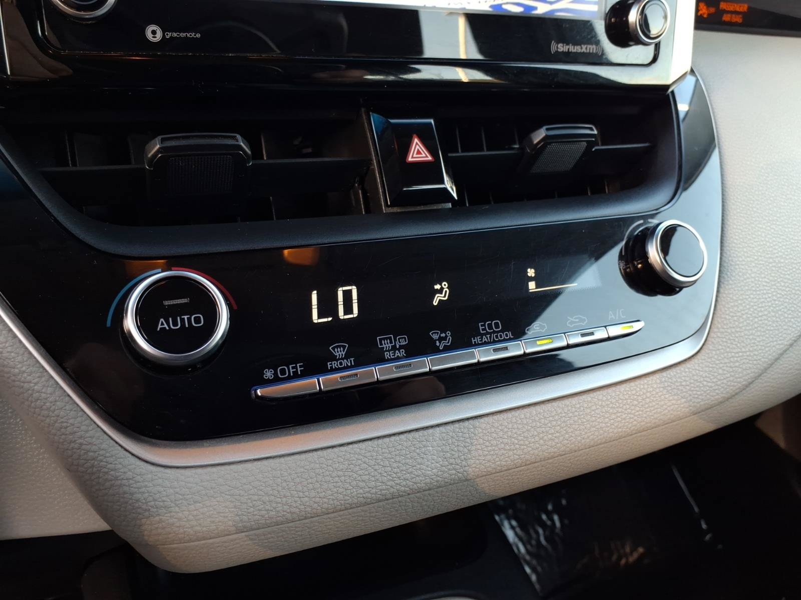 Used 2021 Toyota Corolla LE w/ Carpet Mat Package (TMS) FWD image 21