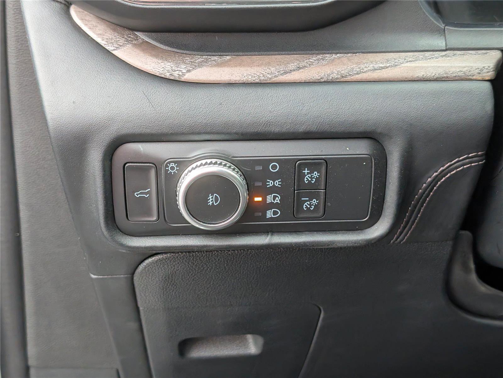 Certified 2022 Ford Explorer Platinum w/ Equipment Group 601A image 23