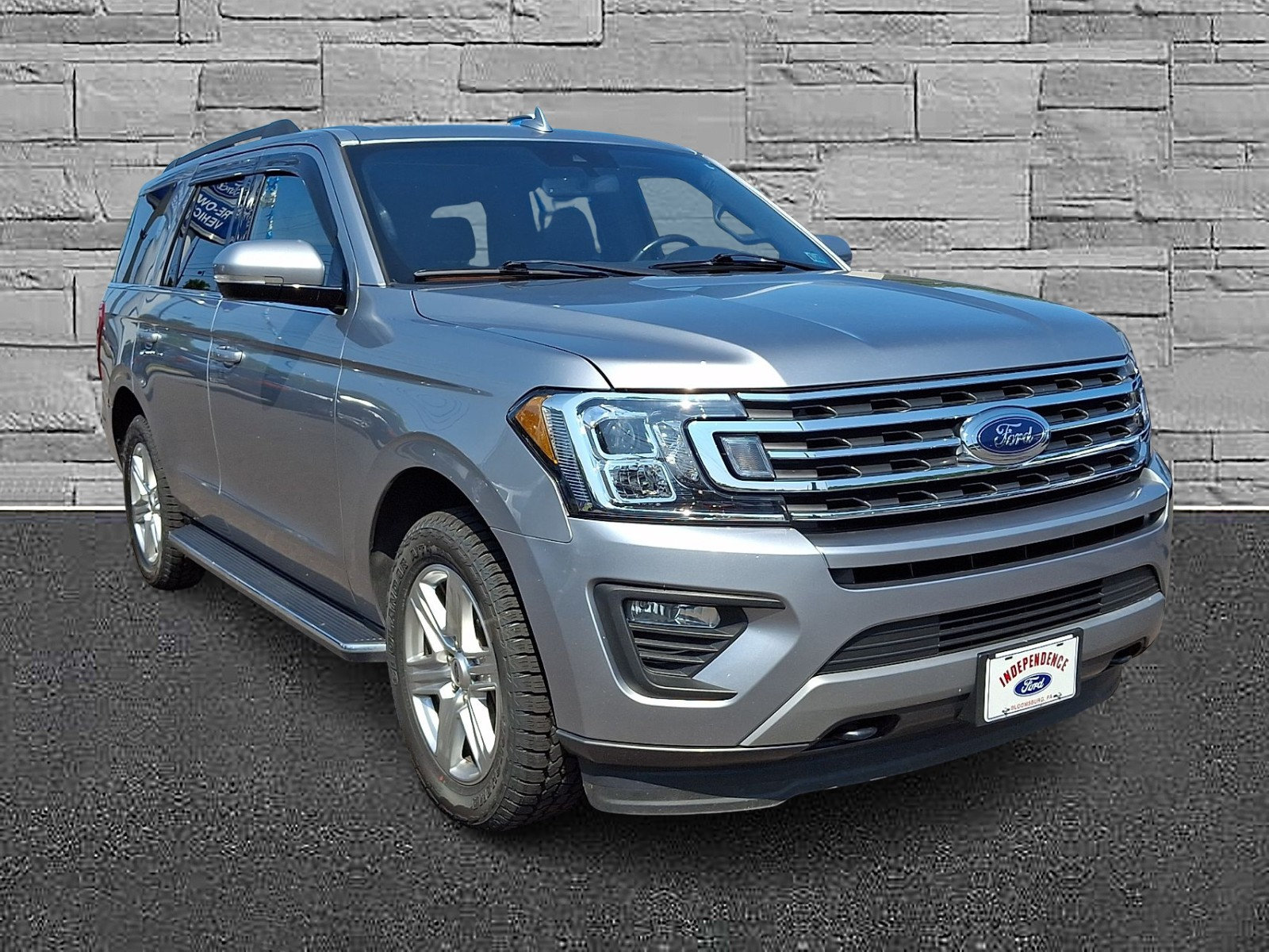 Certified 2020 Ford Expedition XLT w/ Equipment Group 202A AWD/4WD image 2