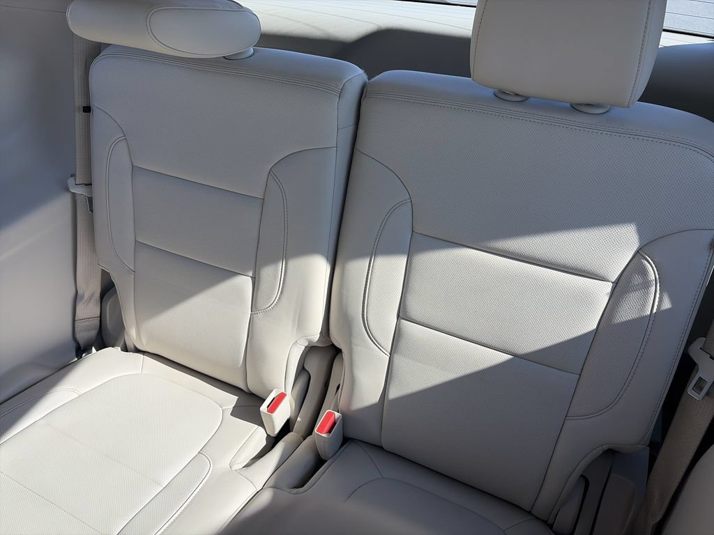 Used 2020 GMC Acadia Denali w/ Technology Package FWD image 30