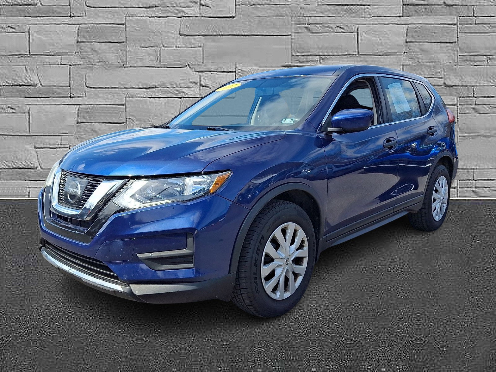 Used 2017 Nissan Rogue S image 4