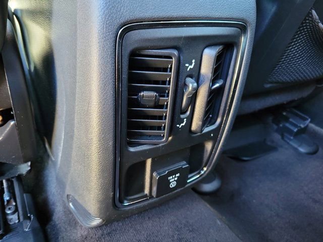 Used 2019 Jeep Grand Cherokee Laredo w/ Security & Convenience Group image 16