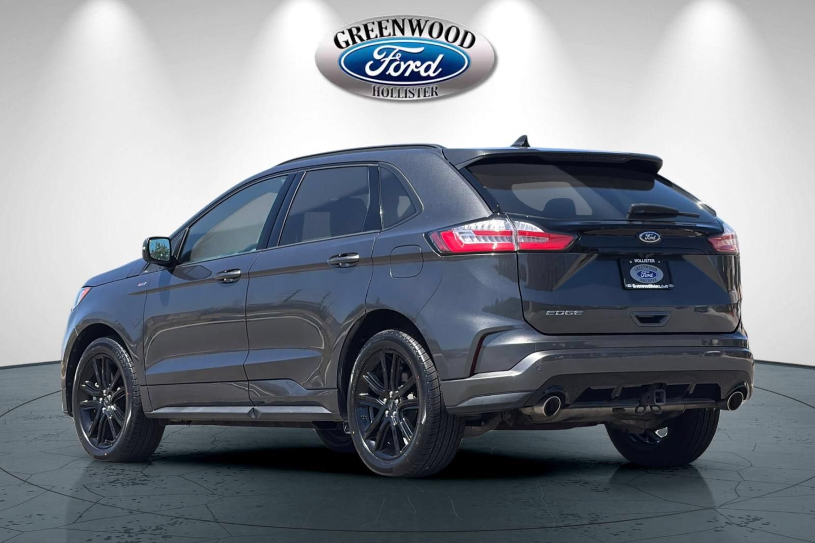 Certified 2020 Ford Edge ST-Line w/ Cold Weather Package AWD/4WD image 6
