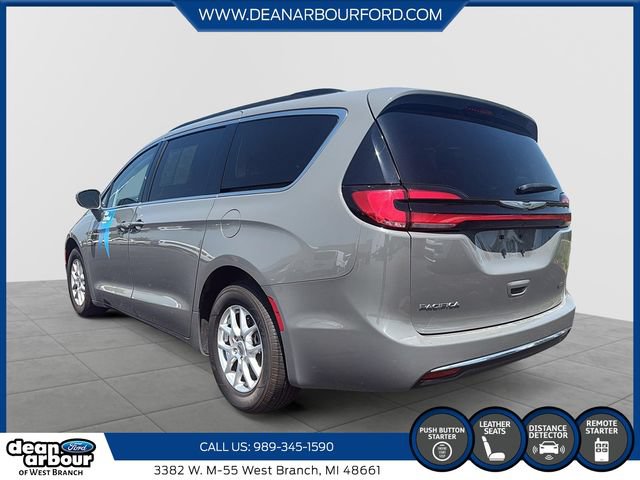 Used 2022 Chrysler Pacifica Touring-L FWD image 4