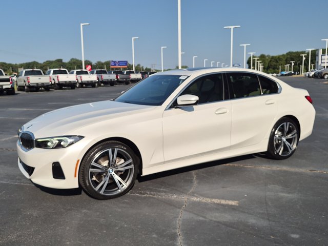 Used 2024 BMW 330i xDrive Sedan w/ Premium Package AWD/4WD image 8