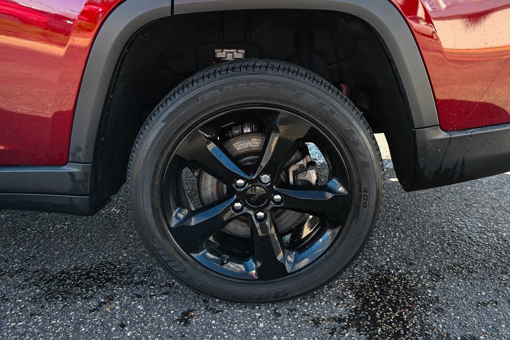 Used 2023 Jeep Grand Cherokee L Laredo AWD/4WD image 16