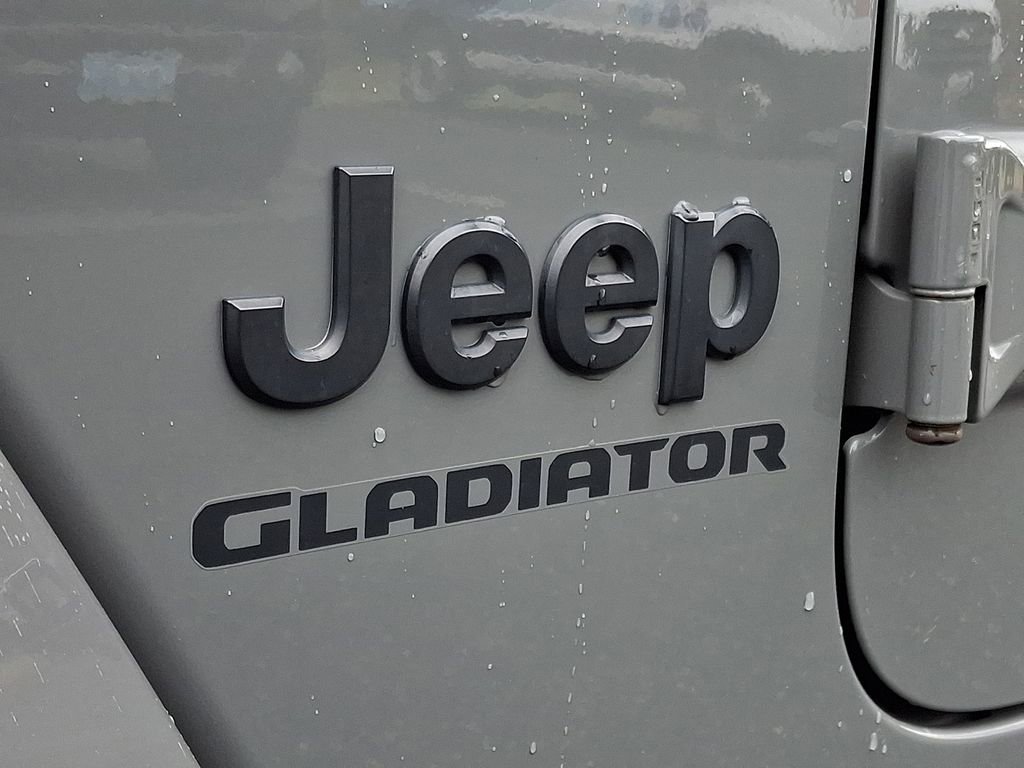 Used 2021 Jeep Gladiator Willys image 32
