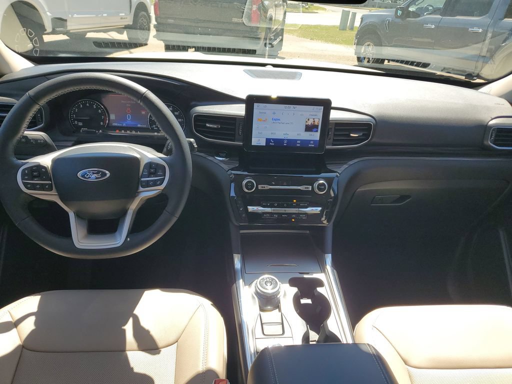 Certified 2024 Ford Explorer Limited w/ Equipment Group 301A AWD/4WD image 13