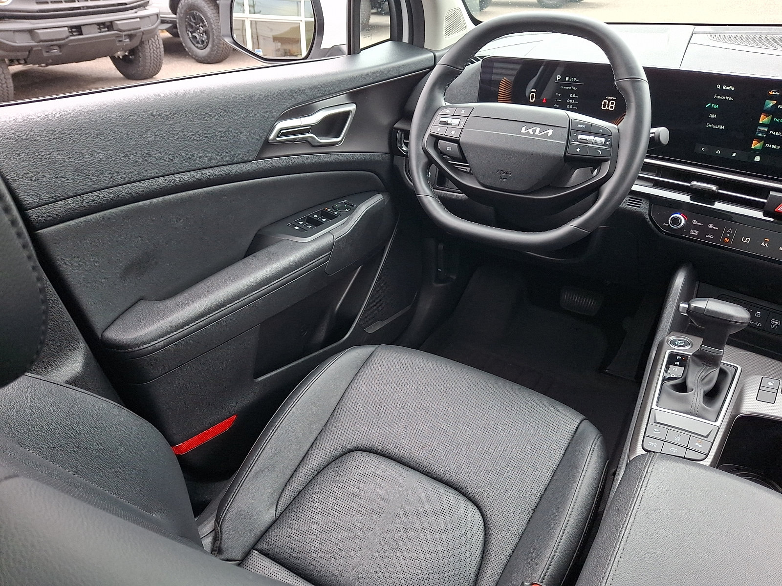 Used 2026 Kia Sportage EX w/ EX Panorama Roof Package FWD image 13