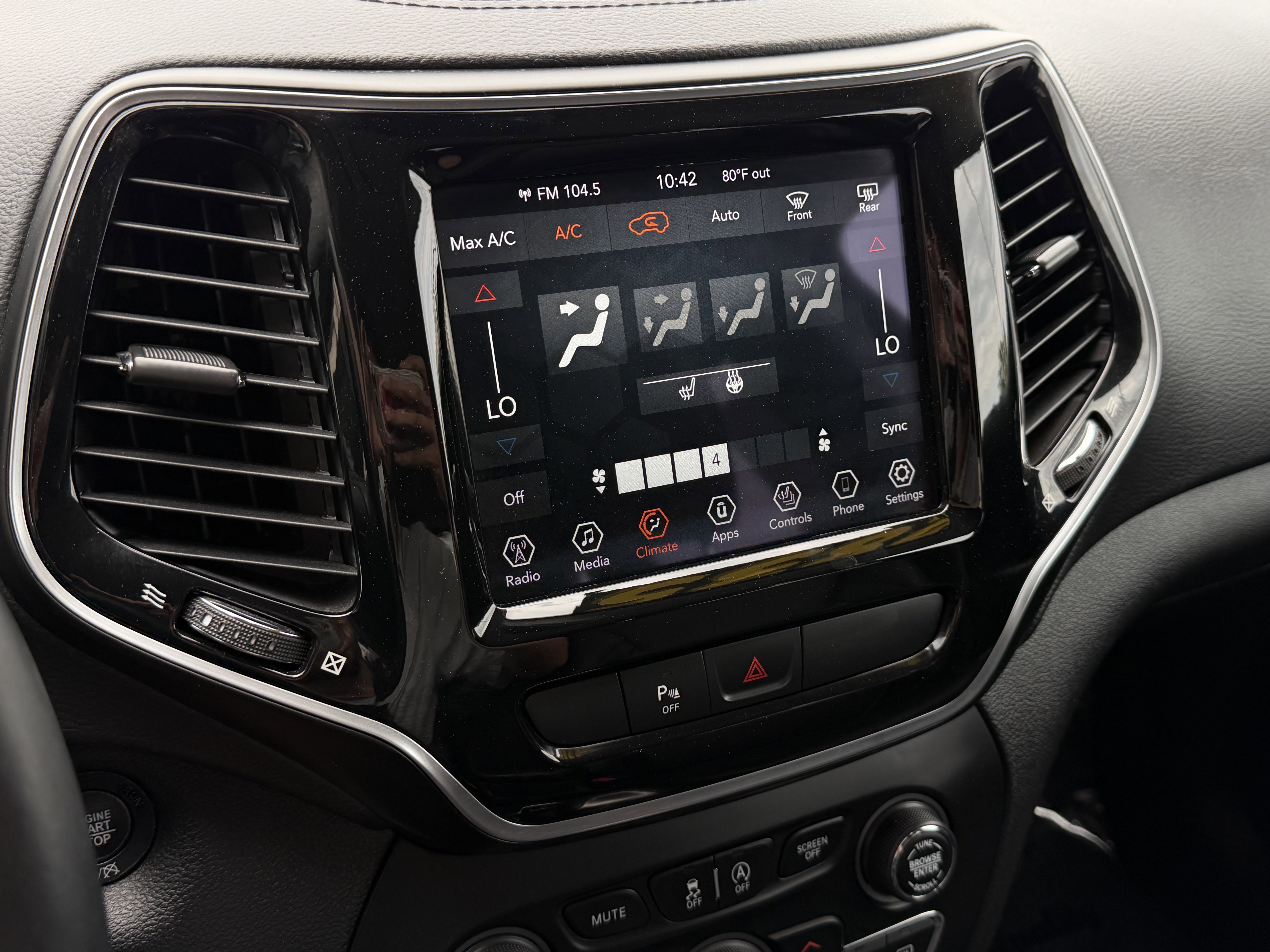 Used 2019 Jeep Cherokee Limited AWD/4WD image 22