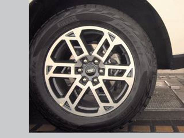Certified 2025 Ford Expedition Active AWD/4WD image 2