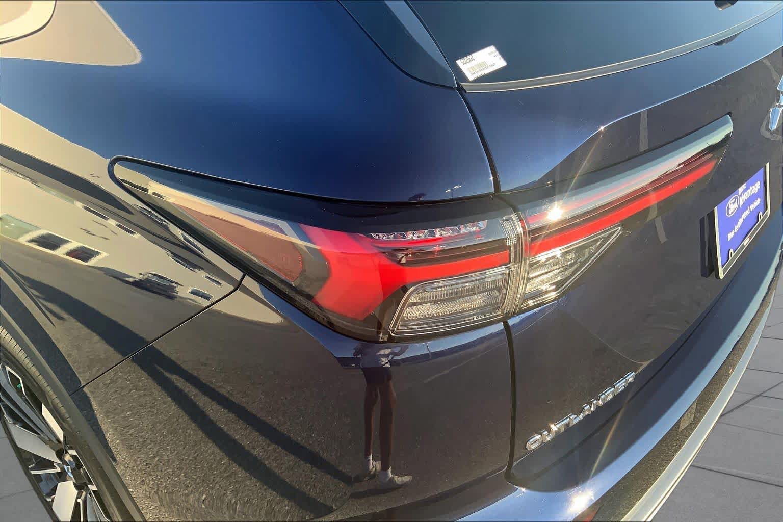 Used 2025 Mitsubishi Outlander SE FWD image 29