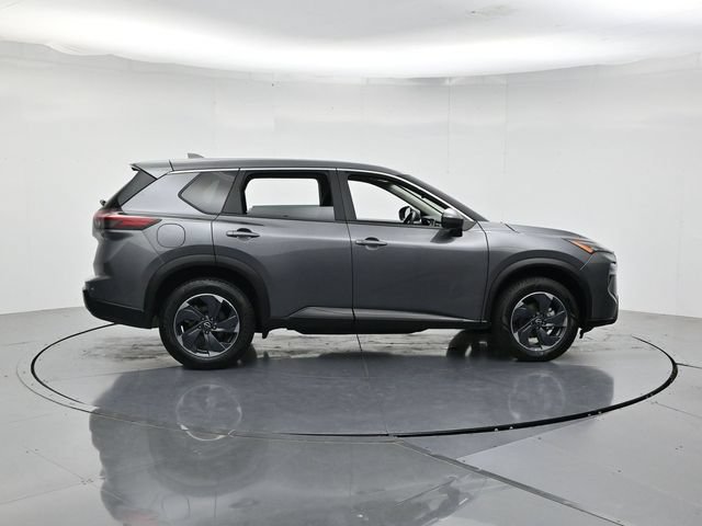 Used 2025 Nissan Rogue SV FWD image 2