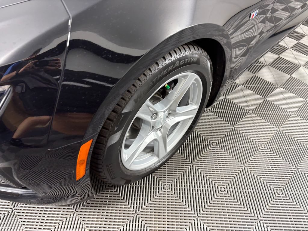 Used 2024 Chevrolet Camaro LT RWD image 10