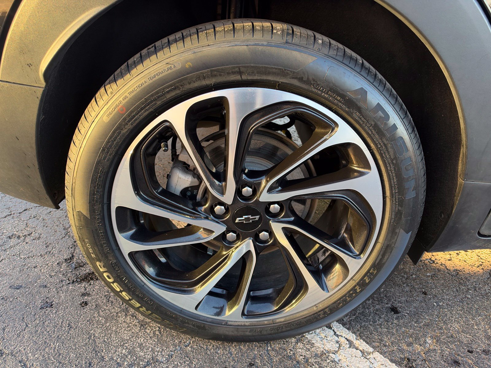 Used 2023 Chevrolet Bolt EUV Premier w/ Sun & Sound Package FWD image 11