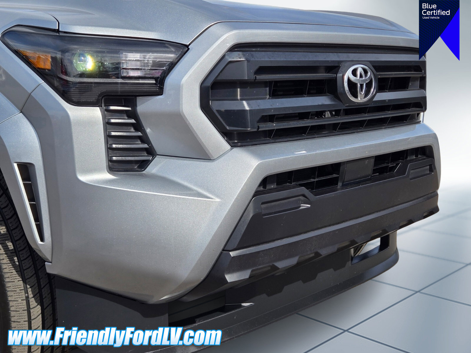 Used 2025 Toyota Tacoma SR AWD/4WD image 2