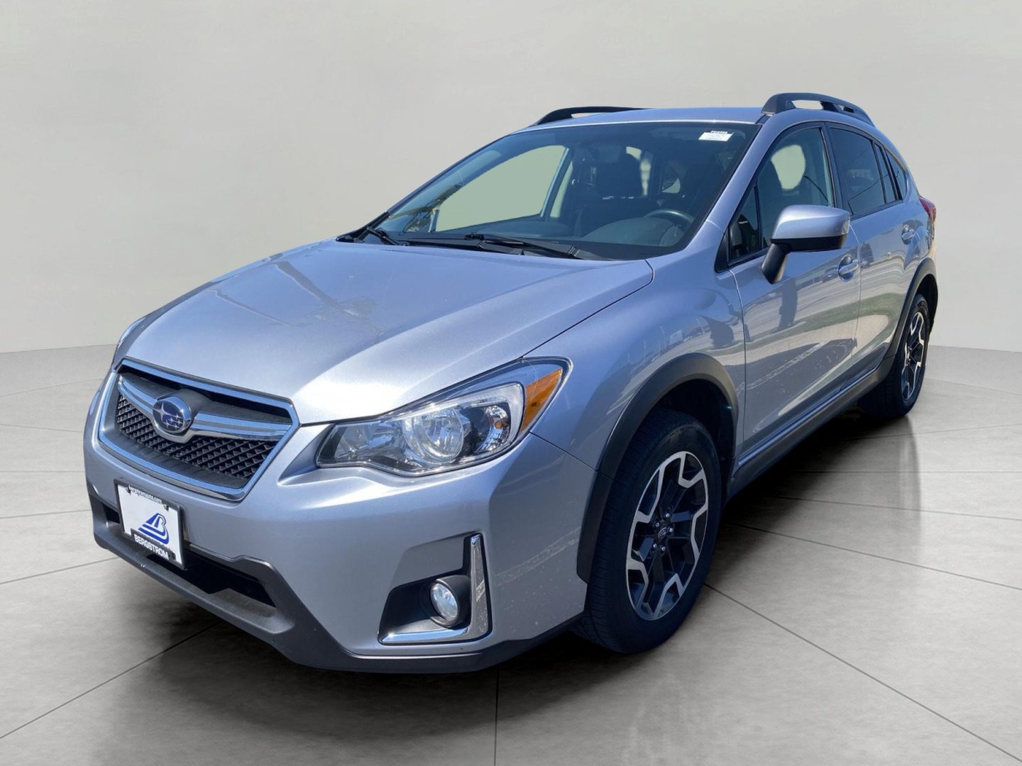 Used 2017 Subaru Crosstrek 2.0i Premium w/ Popular Package #1 AWD/4WD image 4