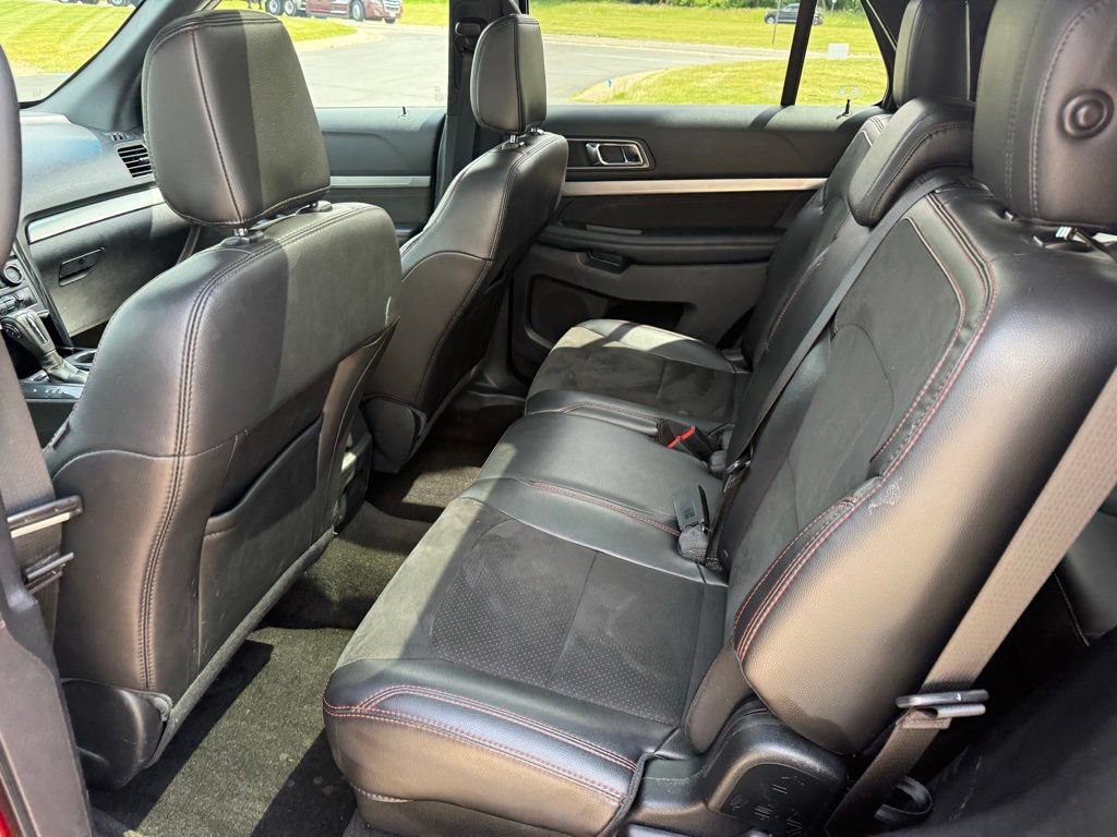 Certified 2018 Ford Explorer XLT w/ Equipment Group 202A AWD/4WD image 22
