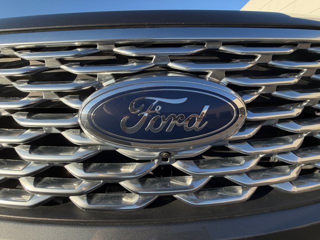 Certified 2023 Ford Explorer Platinum w/ Technology Package AWD/4WD image 23