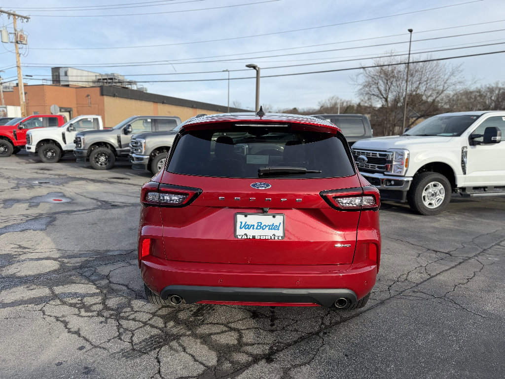 Certified 2023 Ford Escape ST-Line w/ Tech Pack #1 AWD/4WD image 4