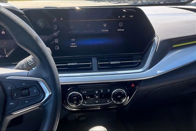Used 2024 Chevrolet Trax LT w/ Driver Confidence Package FWD image 9