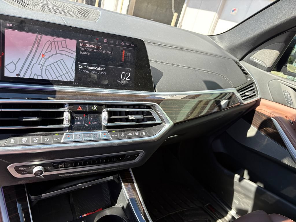 Used 2021 BMW X5 M50i AWD/4WD image 21