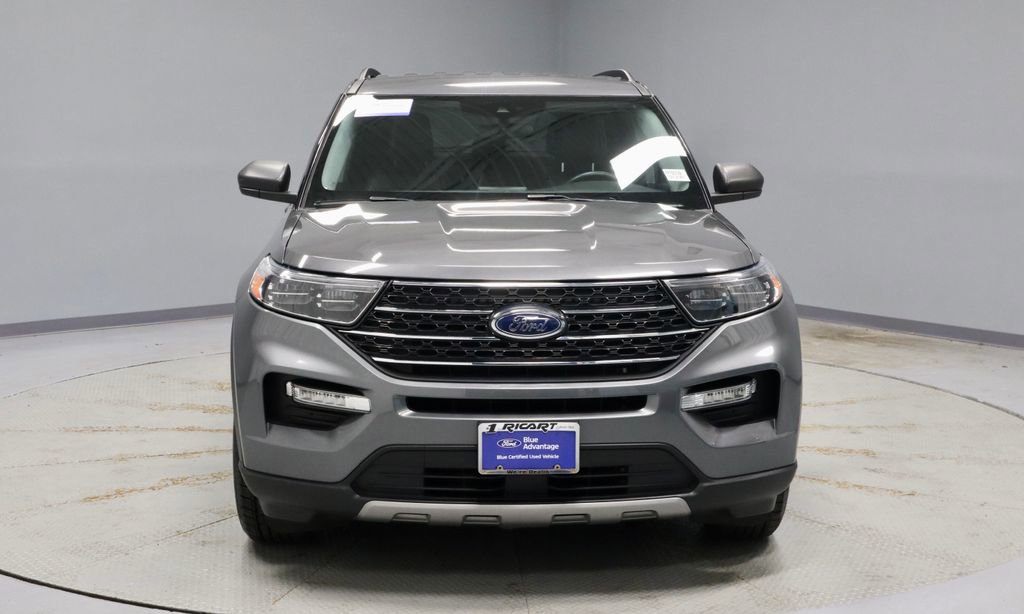 Certified 2023 Ford Explorer XLT w/ Equipment Group 202A AWD/4WD image 7