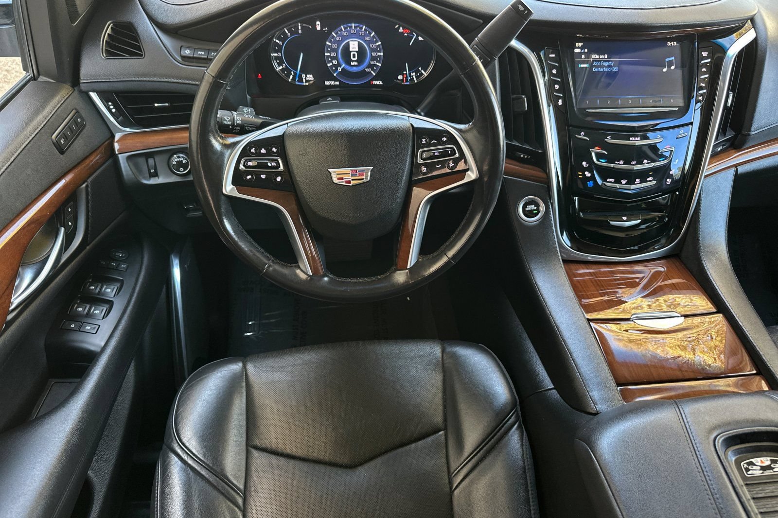 Used 2018 Cadillac Escalade Premium Luxury AWD/4WD image 16