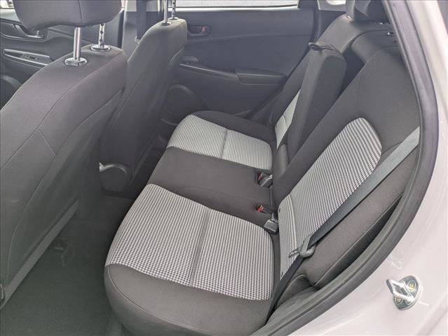 Used 2022 Hyundai Kona SE FWD image 17